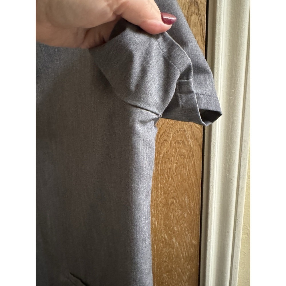 FIGS Technical Casma 3 Pocket Women's Scrub Top Graphite Gray Sz M FW1100 PO1600 - Picture 5 of 9